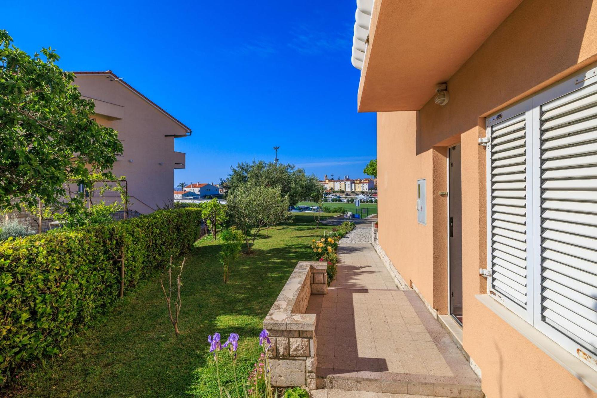 Apartment Zdravka Banjol エクステリア 写真